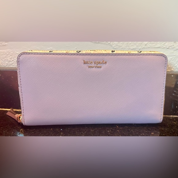 Kate Spade Lilac and Floral Wallet Like New Condition! - Picture 4 of 14